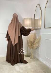 amira-abaya