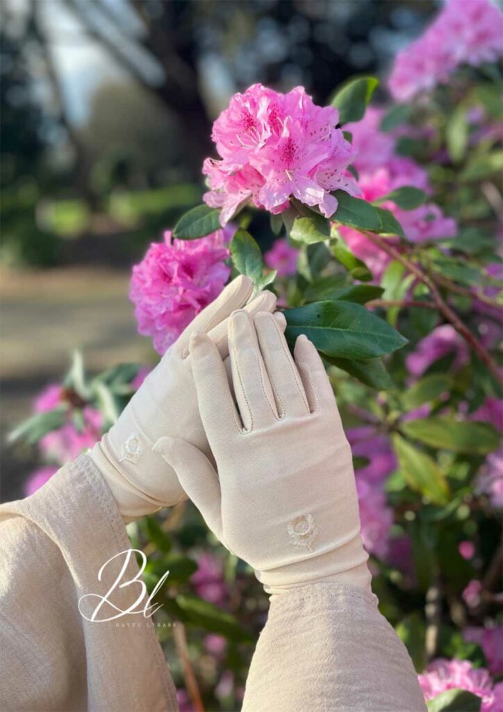 gants-fleur-brodee-beige-baytu-lybass-1