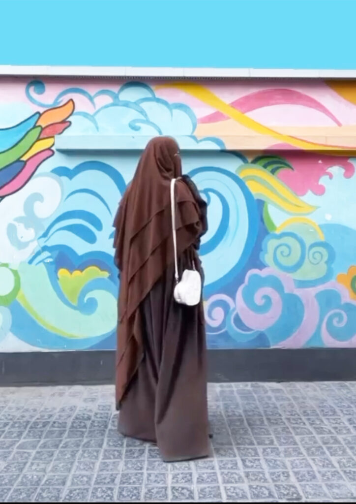 khimar-malikat-3-voiles-mousseline-marron-clair-abaya-maryam-jazz-marron-fonce-manches-bouffantes-baytu-lybass